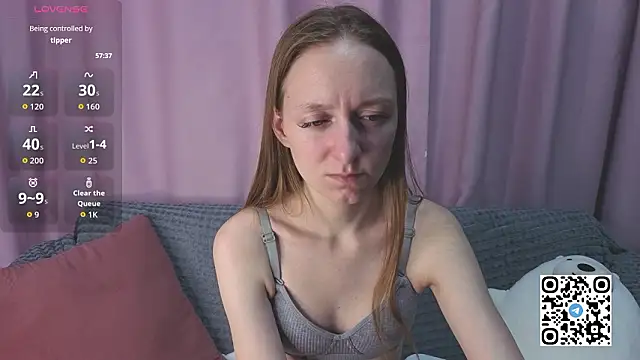 Mia E1fie online show from February 11, 2026, 12:04 am