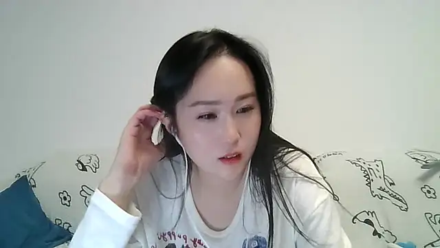 Snapshot of Belinda66 chatting on October 18, 2025, 1:34 pm Belinda66 online show from October 18, 2025, 1:34 pm