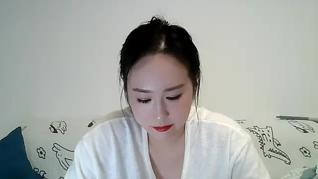 Snapshot of Belinda66 chatting on October 19, 2025, 11:44 am Belinda66 online show from October 19, 2025, 11:44 am