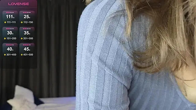 Snapshot of DebiHenks chatting on September 25, 2025, 5:16 pm DebiHenks online show from September 25, 2025, 5:16 pm