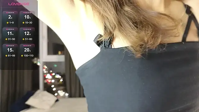 Snapshot of DebiHenks chatting on October 7, 2025, 5:10 pm DebiHenks online show from October 7, 2025, 5:10 pm