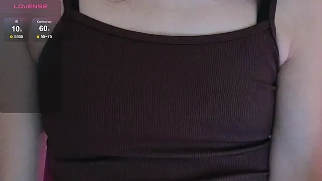 Snapshot of DebiHenks chatting on December 3, 2025, 5:44 pm DebiHenks online show from December 3, 2025, 5:44 pm