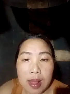 Snapshot of PhamPhung chatting on September 28, 2025, 12:43 pm PhamPhung online show from September 28, 2025, 12:43 pm