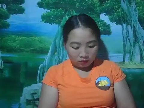 Snapshot of PhamPhung chatting on October 2, 2025, 2:57 pm PhamPhung online show from October 2, 2025, 2:57 pm