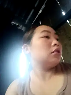 Snapshot of PhamPhung chatting on October 25, 2025, 2:41 am PhamPhung online show from October 25, 2025, 2:41 am
