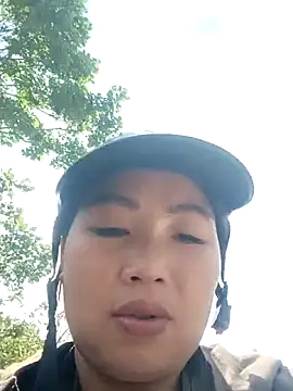 PhamPhung online show from October 28, 2025, 3:21 am