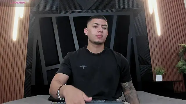 marco garciia  online show from November 16, 2025, 2:22 pm