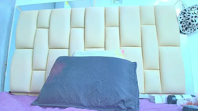 sweet amye online show from September 19, 2025, 7:14 pm