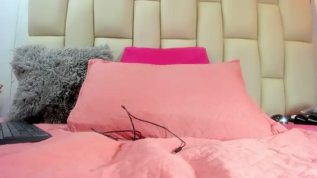 sweet amye online show from March 6, 2026, 8:27 pm