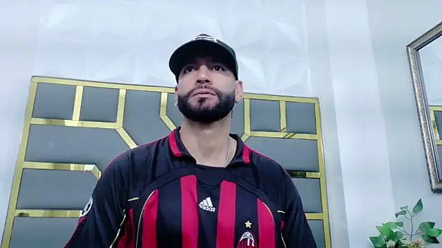 yorbymaxx online show from December 17, 2025, 2:12 pm