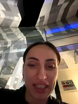 Snapshot of AuraPure chatting on October 24, 2025, 4:58 pm AuraPure online show from October 24, 2025, 4:58 pm