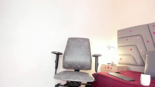 Snapshot of Maia_520 chatting on February 12, 2026, 5:41 pm Maia 520 online show from February 12, 2026, 5:41 pm