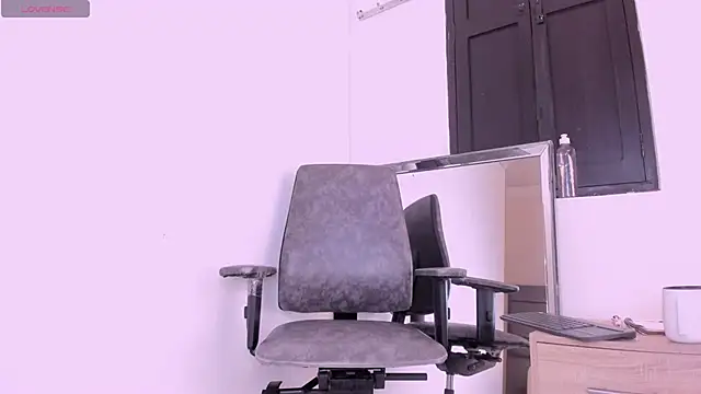 Snapshot of Maia_520 chatting on March 24, 2026, 6:02 pm Maia 520 online show from March 24, 2026, 6:02 pm