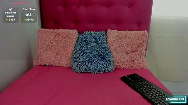 Snapshot of Veronica_mellerr chatting on April 1, 2026, 3:31 pm Veronica mellerr online show from April 1, 2026, 3:31 pm