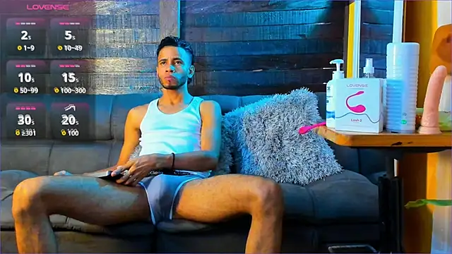 Snapshot of Alex_bigcock11_ chatting on September 22, 2025, 3:36 pm Alex bigcock11 online show from September 22, 2025, 3:36 pm