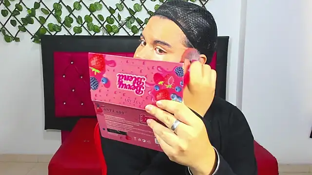 Snapshot of Lady_Evelynn chatting on September 29, 2025, 7:30 pm Lady Evelynn online show from September 29, 2025, 7:30 pm