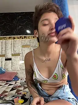 DayanaDG online show from December 15, 2025, 8:35 pm