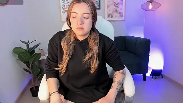 Vela jade online show from September 19, 2025, 7:14 pm