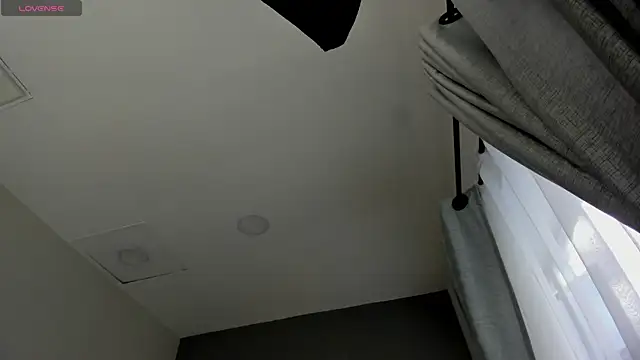 Vela jade online show from October 15, 2025, 7:36 pm