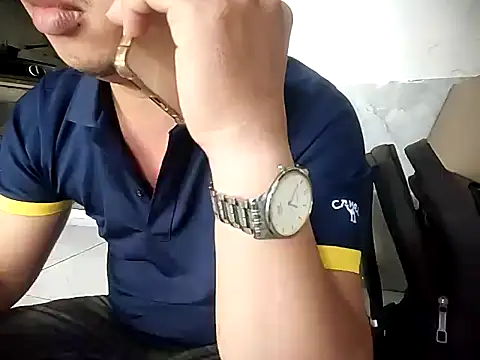 Snapshot of Boy_kuto77 chatting on April 8, 2026, 12:21 am Boy kuto77 online show from April 8, 2026, 12:21 am