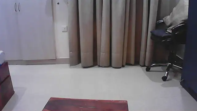 elize   online show from November 28, 2025, 2:25 am