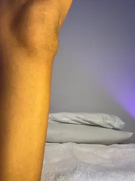 Snapshot of hade_rosse chatting on September 12, 2025, 1:55 pm hade rosse online show from September 12, 2025, 1:55 pm