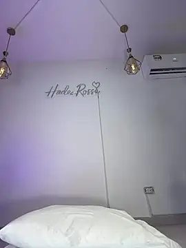 hade rosse online show from June 24, 2026, 12:04 pm