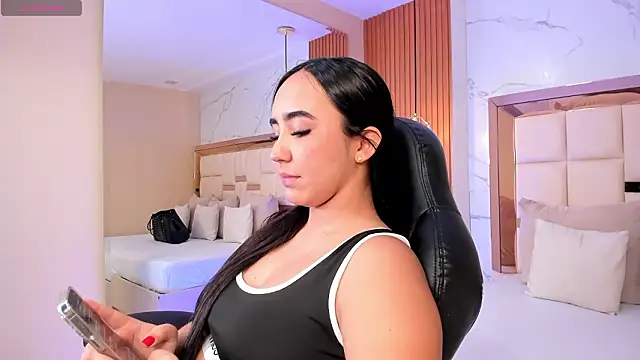 julieta rosee online show from March 12, 2026, 10:05 pm