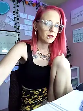 Purple2StayThnxx online show from November 18, 2025, 8:46 pm