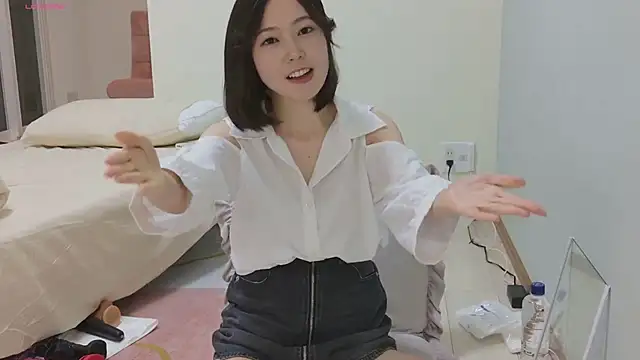 tsumugi 0721 online show from November 12, 2025, 11:21 am