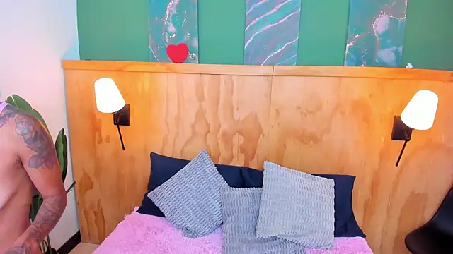 milavega  online show from October 21, 2025, 12:28 pm