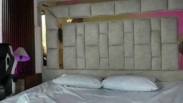 Snapshot of Dulce_Pettit chatting on September 26, 2025, 12:31 pm Dulce Pettit online show from September 26, 2025, 12:31 pm