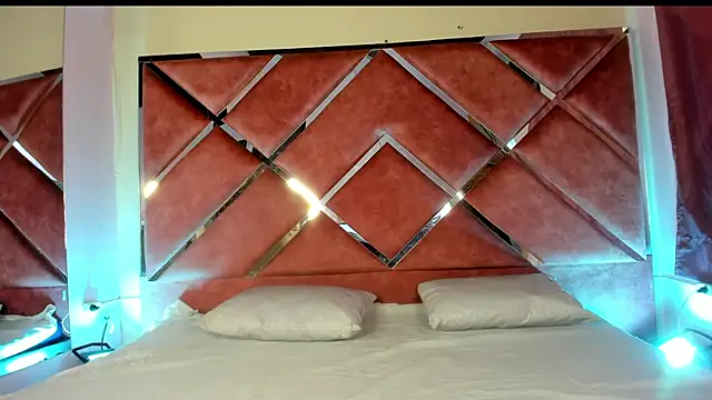 Snapshot of Dulce_Pettit chatting on September 27, 2025, 12:21 pm Dulce Pettit online show from September 27, 2025, 12:21 pm