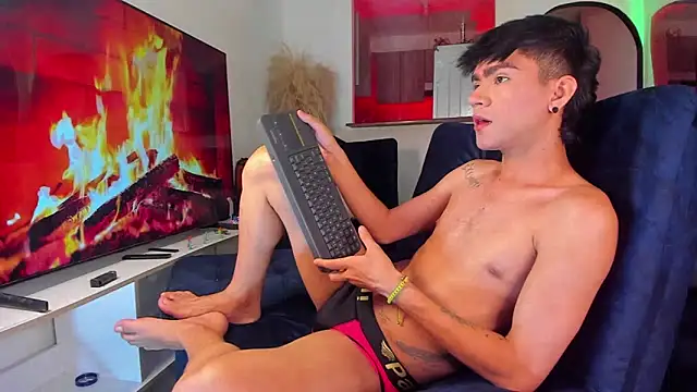 Snapshot of Steven_baby69 chatting on October 19, 2025, 1:39 am Steven baby69 online show from October 19, 2025, 1:39 am