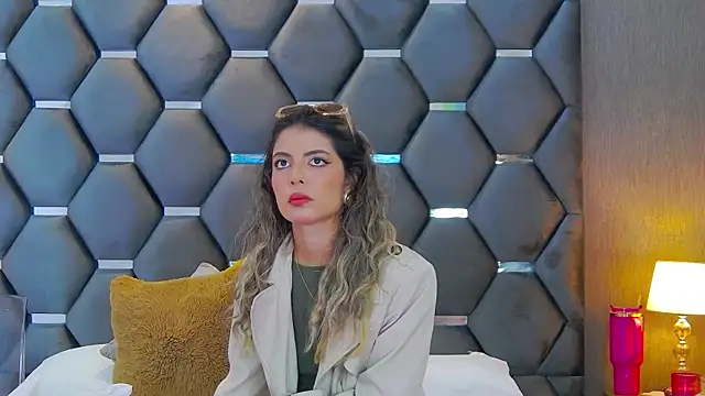 BlaireParker online show from September 19, 2025, 12:17 pm