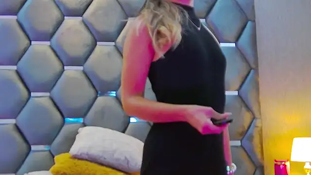 BlaireParker online show from September 30, 2025, 11:59 am