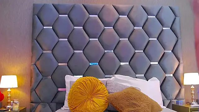 BlaireParker online show from October 18, 2025, 11:55 am