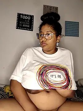 Snapshot of MeliBoobs chatting on September 19, 2025, 7:03 pm MeliBoobs online show from September 19, 2025, 7:03 pm