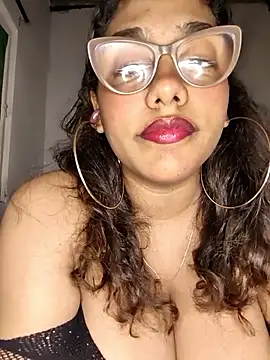 Snapshot of MeliBoobs chatting on October 7, 2025, 3:25 am MeliBoobs online show from October 7, 2025, 3:25 am