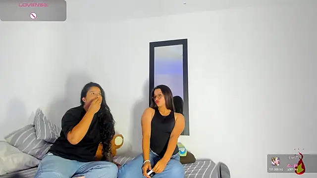 Dilan and Mia online show from June 25, 2026, 8:24 pm