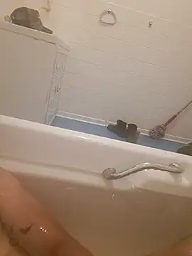 Snapshot of bevvvvv chatting on February 13, 2026, 10:50 pm bevvvvv online show from February 13, 2026, 10:50 pm