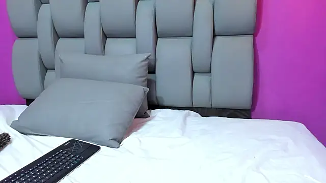 Snapshot of Taniabenelli chatting on October 24, 2025, 4:09 am Taniabenelli online show from October 24, 2025, 4:09 am