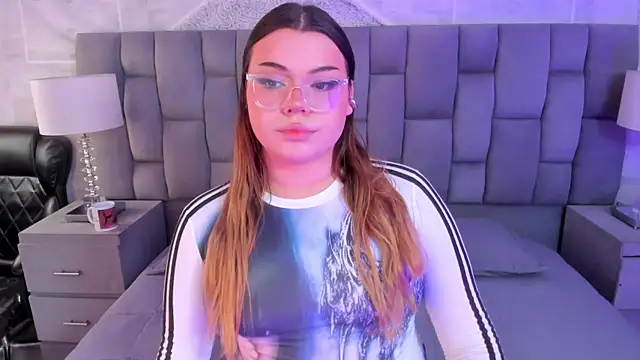 Snapshot of Maxxxine1 chatting on March 6, 2026, 10:28 pm Maxxxine1 online show from March 6, 2026, 10:28 pm