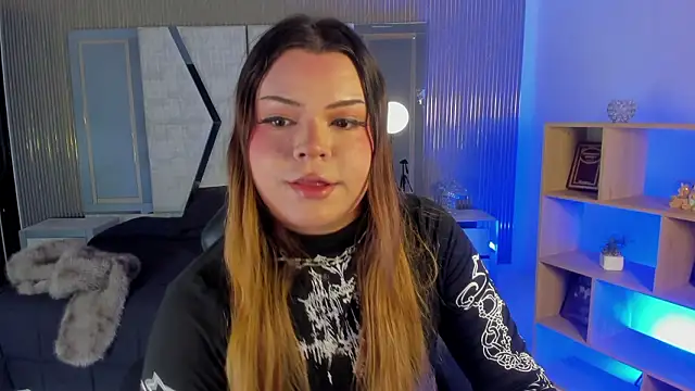 Snapshot of Maxxxine1 chatting on March 18, 2026, 12:36 am Maxxxine1 online show from March 18, 2026, 12:36 am