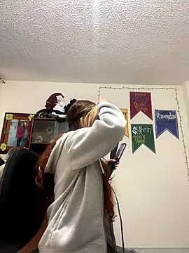 Sallem Pink online show from October 17, 2025, 5:04 pm