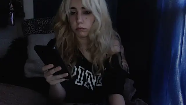 Snapshot of RubySmoke chatting on September 14, 2025, 9:14 pm RubySmoke online show from September 14, 2025, 9:14 pm