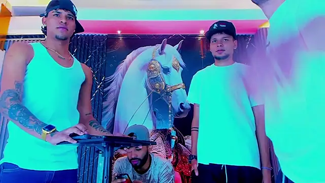 Dominic Max  online show from September 14, 2025, 4:44 am