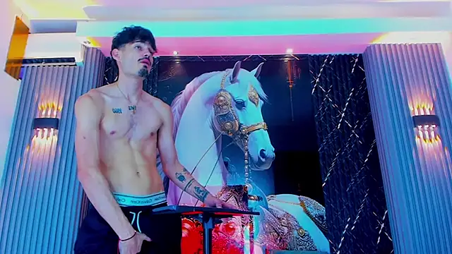 Dominic Max  online show from September 14, 2025, 4:50 pm