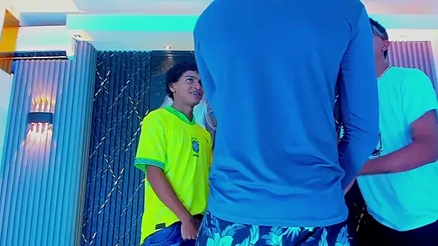 Dominic Max  online show from September 19, 2025, 3:41 am