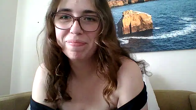 sweetsocalgirl online show from April 23, 2026, 9:39 pm